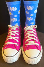Load image into Gallery viewer, Dandy Daisy Ankle Socks /
